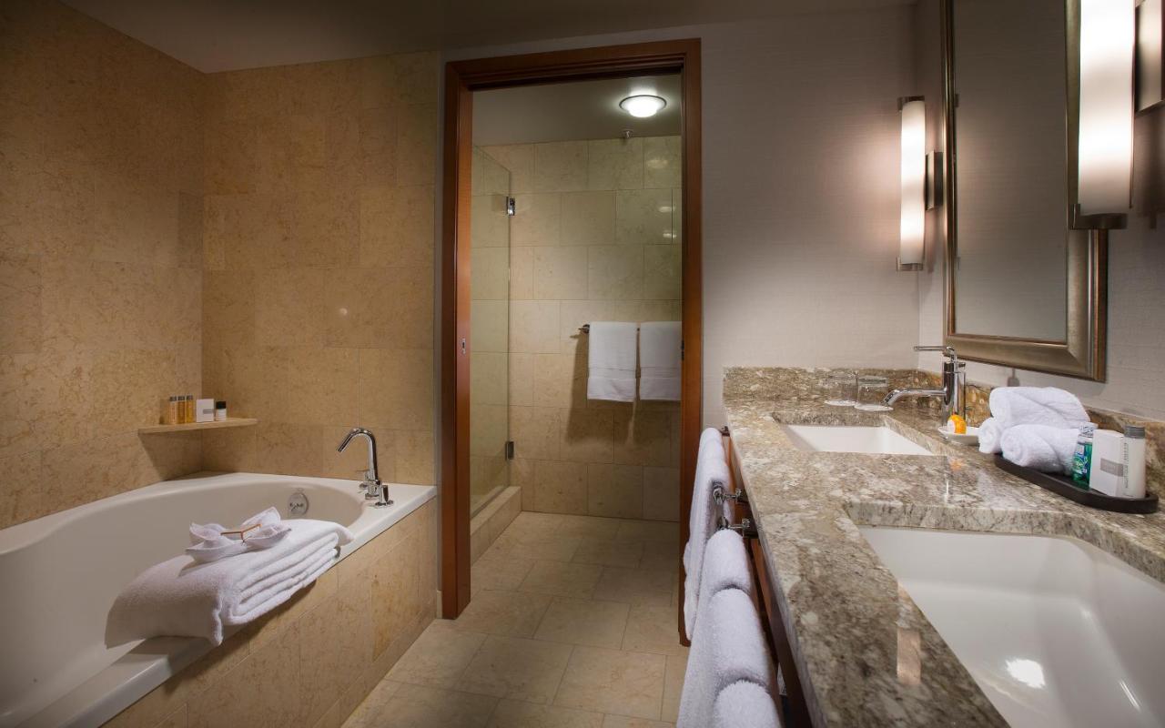 Cosmopolitan One-Bedroom Suite,813430551:JPEG
