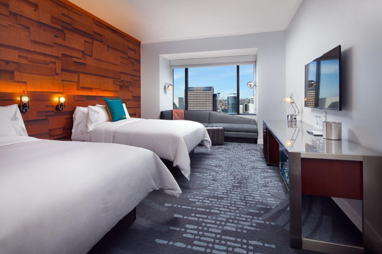 Spectacular Guest room 2 Double Skyline view High floor,1398185420:JPEG